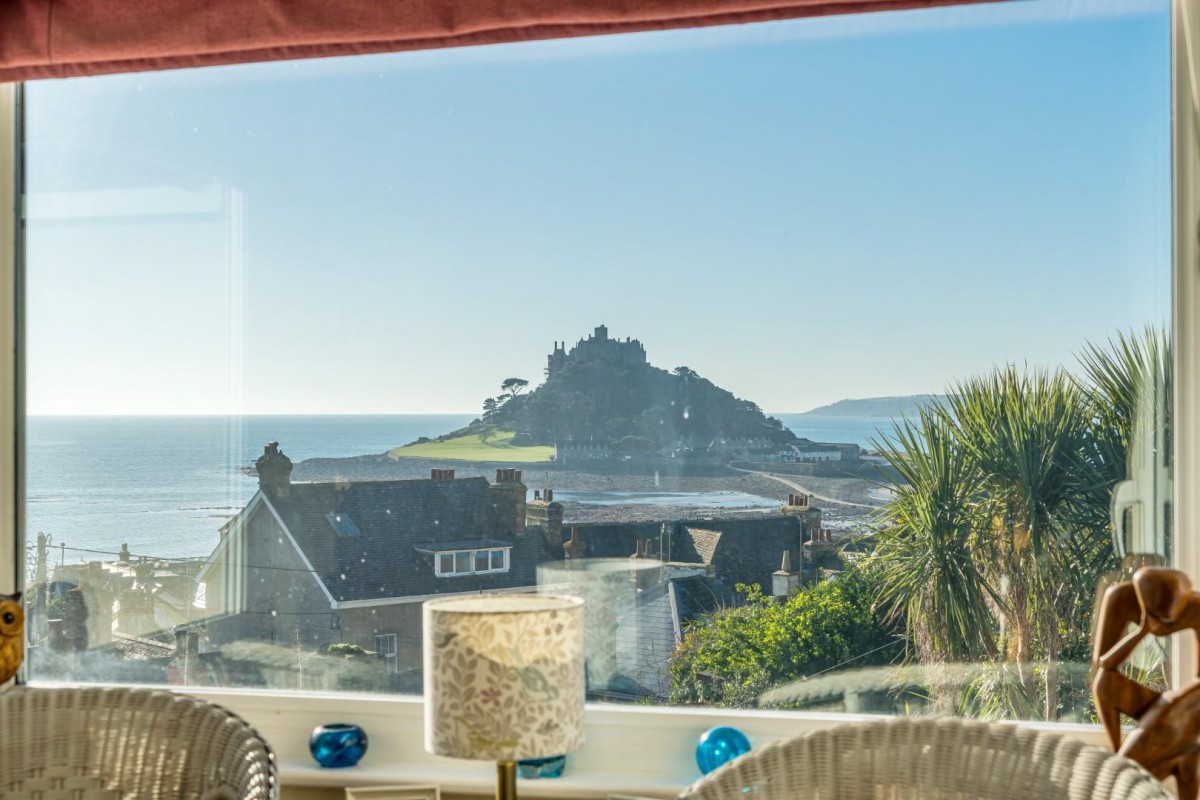 1087 sq ft home in Marazion