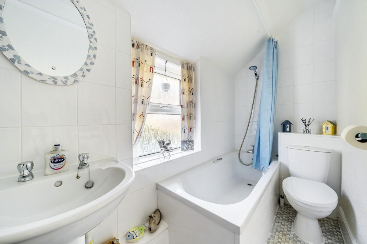 1087 sq ft home in Marazion