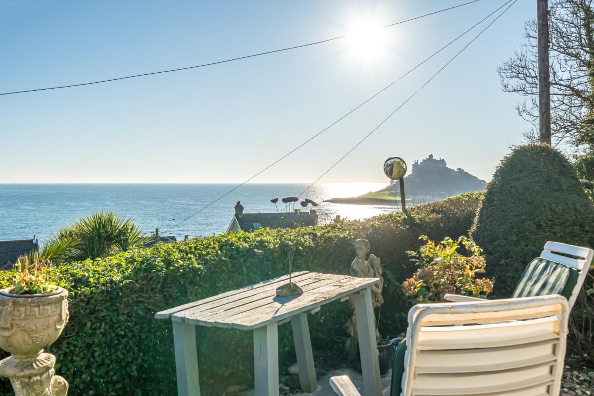 1087 sq ft home in Marazion