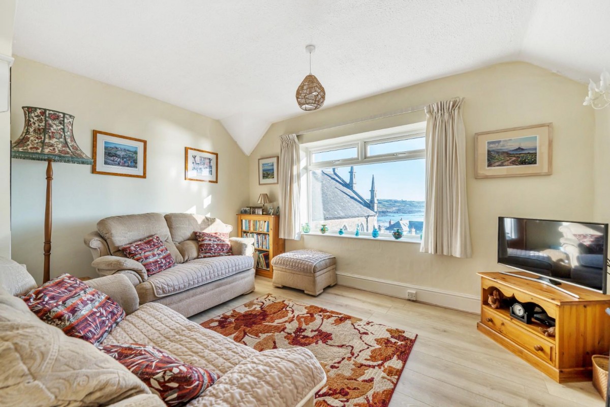 1087 sq ft home in Marazion