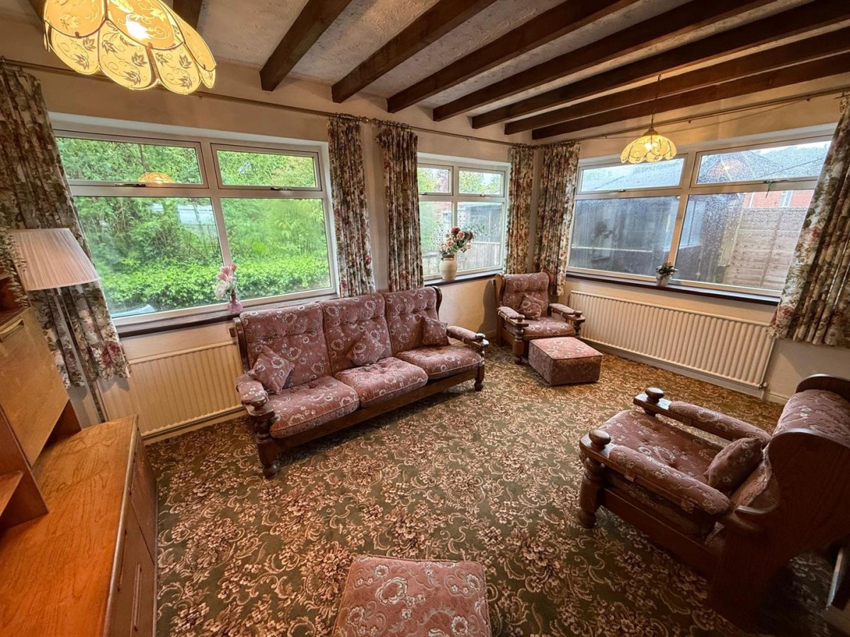 York Crescent, Wollaston, Stourbridge, DY8 4RT