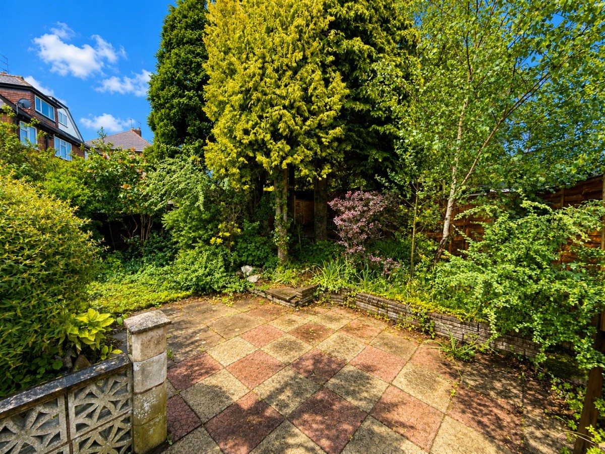 York Crescent, Wollaston, Stourbridge, DY8 4RT