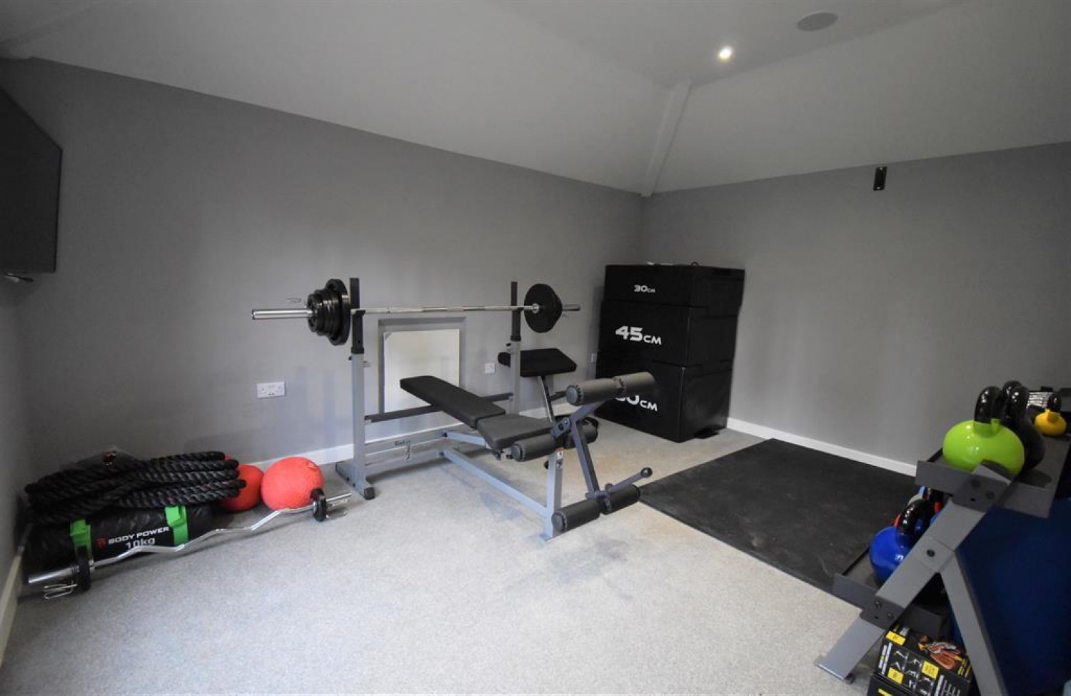 Bath Road, Reading, RG1 6HN