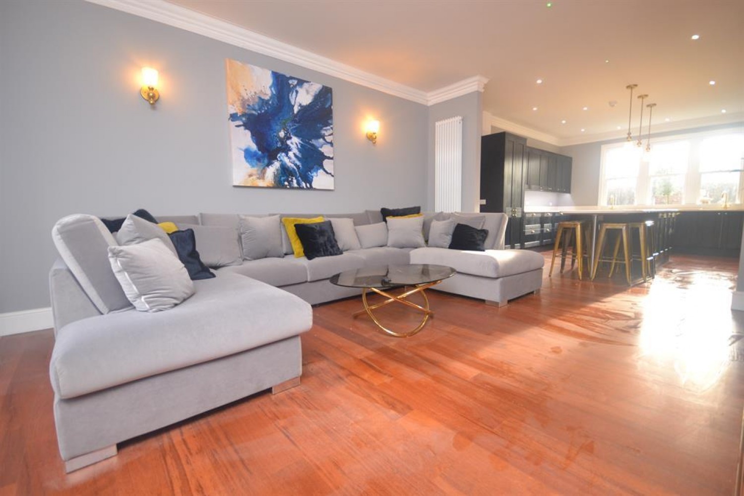 Bath Road, Reading, RG1 6HN