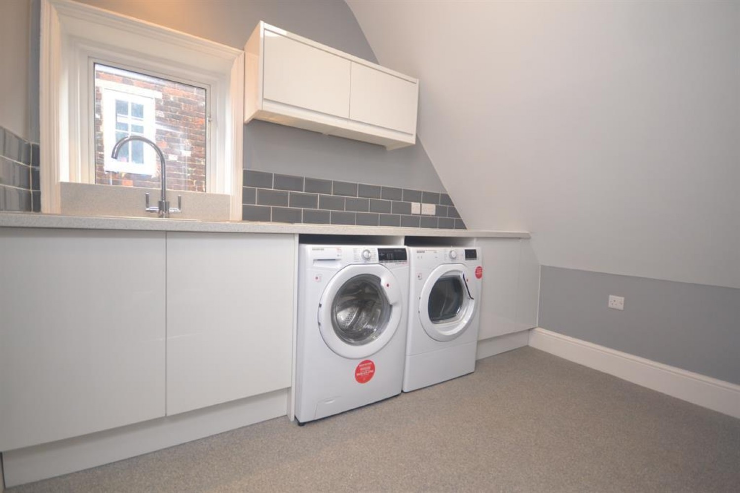 Bath Road, Reading, RG1 6HN