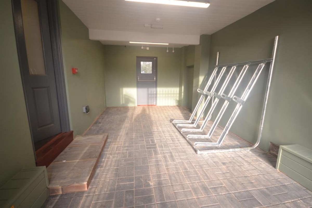 Bath Road, Reading, RG1 6HN