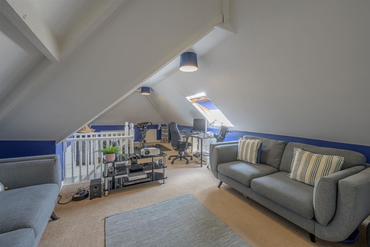 Amblecote Road, Brierley Hill, DY5 2YD
