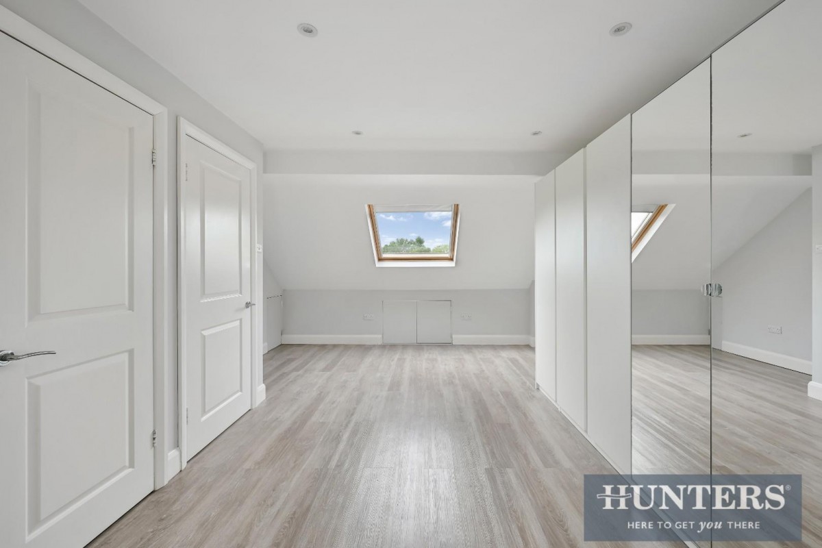Sandringham Road, Worcester Park, KT4 8UH