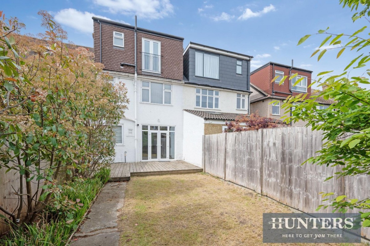 Sandringham Road, Worcester Park, KT4 8UH