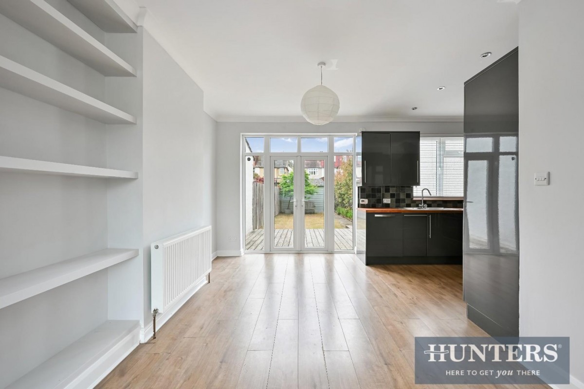 Sandringham Road, Worcester Park, KT4 8UH