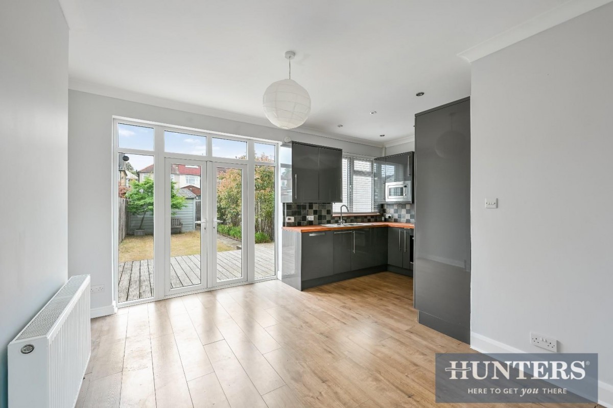 Sandringham Road, Worcester Park, KT4 8UH