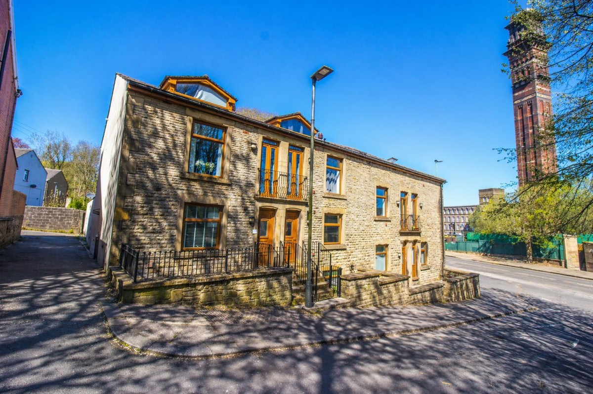 Radfield Avenue Darwen BB32SW