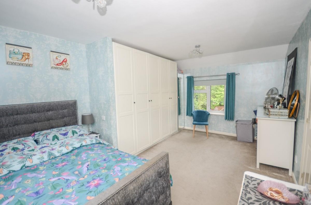 15 Springfield Road, Mangotsfield, Bristol, BS16 9BG