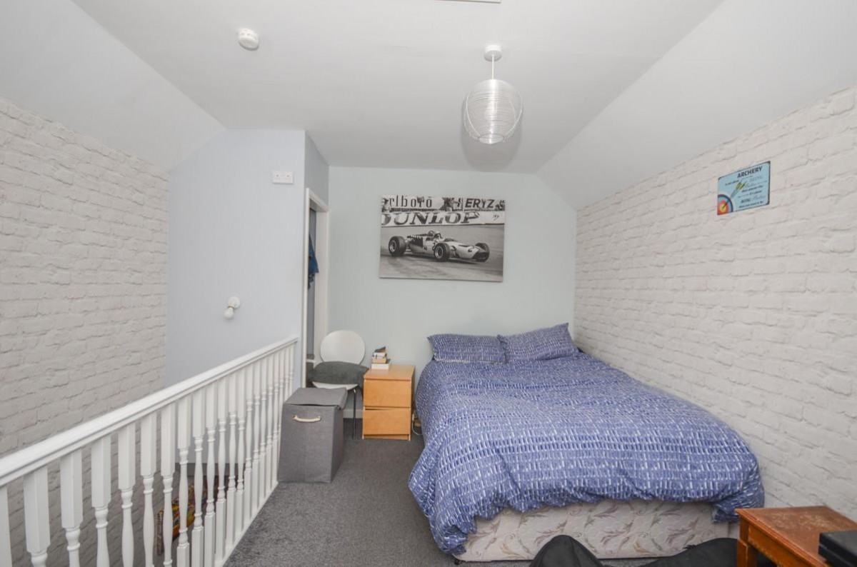 15 Springfield Road, Mangotsfield, Bristol, BS16 9BG