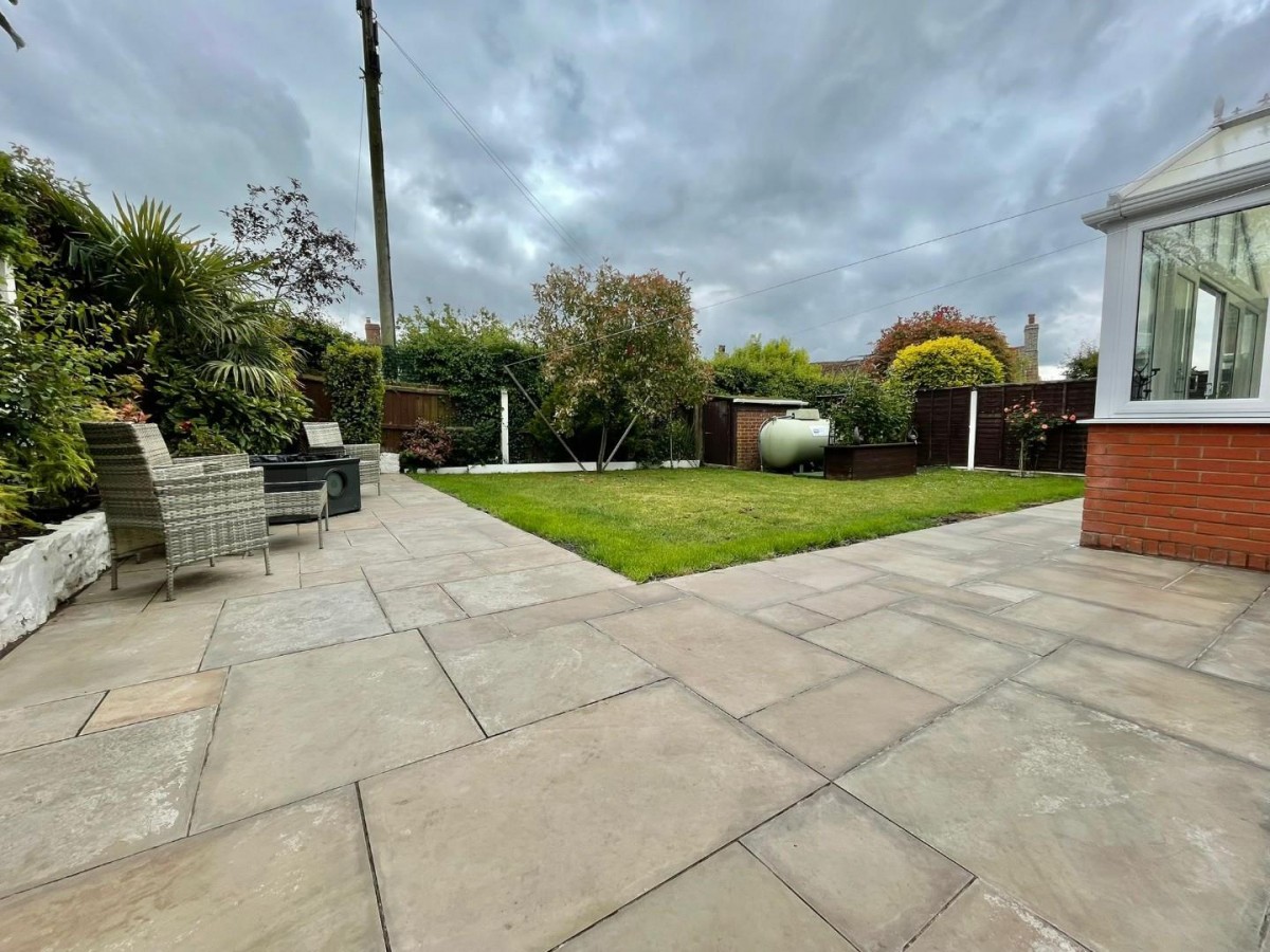 Court Meadow, Stone, Berkeley