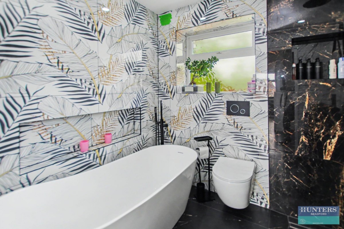 Breighton Adown Bradford, BD6 3LF