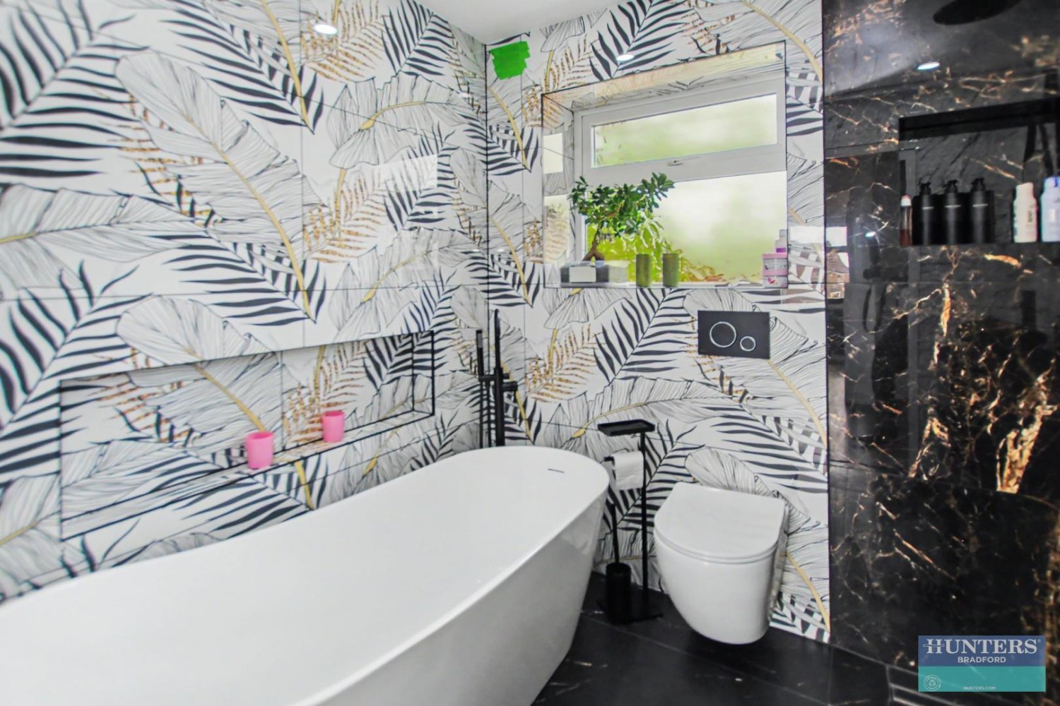 Breighton Adown Bradford, BD6 3LF