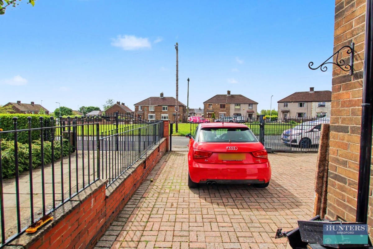 Breighton Adown Bradford, BD6 3LF