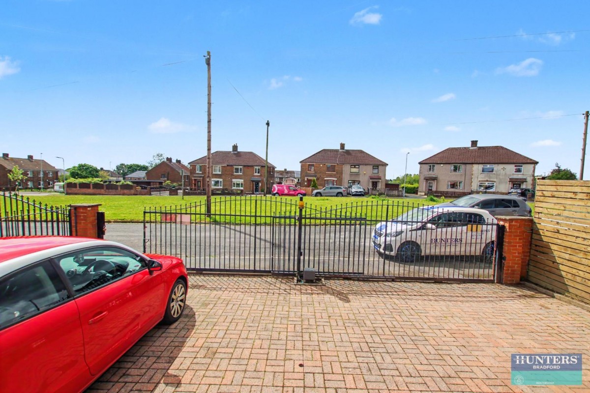 Breighton Adown Bradford, BD6 3LF