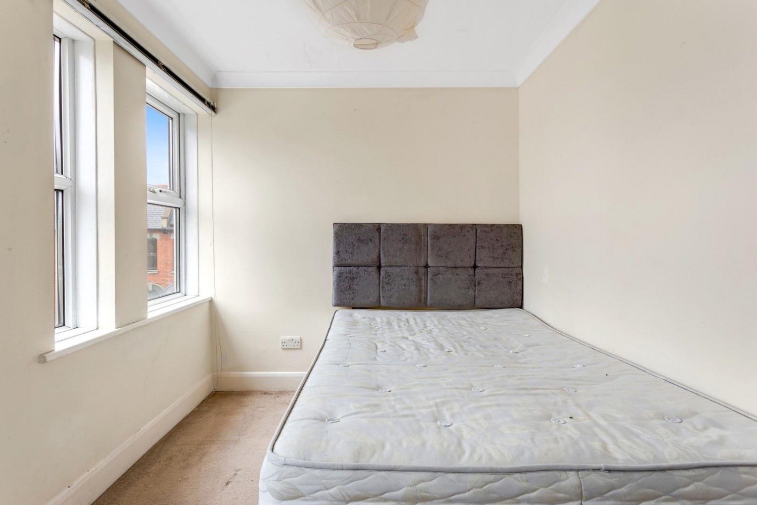 1 bedroom Flat to let in Queen Elizabeths Walk, London, N16