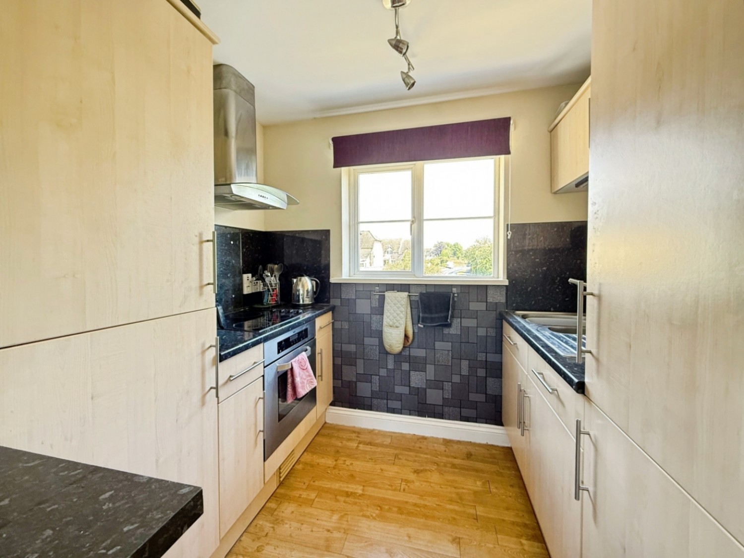 1 bedroom Flat for sale in Tanglewood Way, Chalford, Stroud