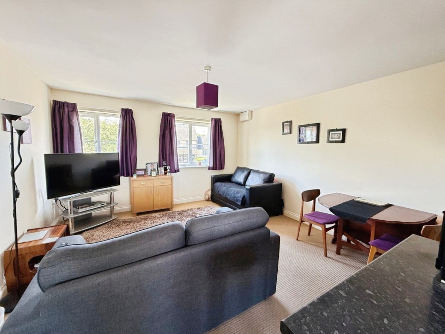 1 bedroom Flat for sale in Tanglewood Way, Chalford, Stroud