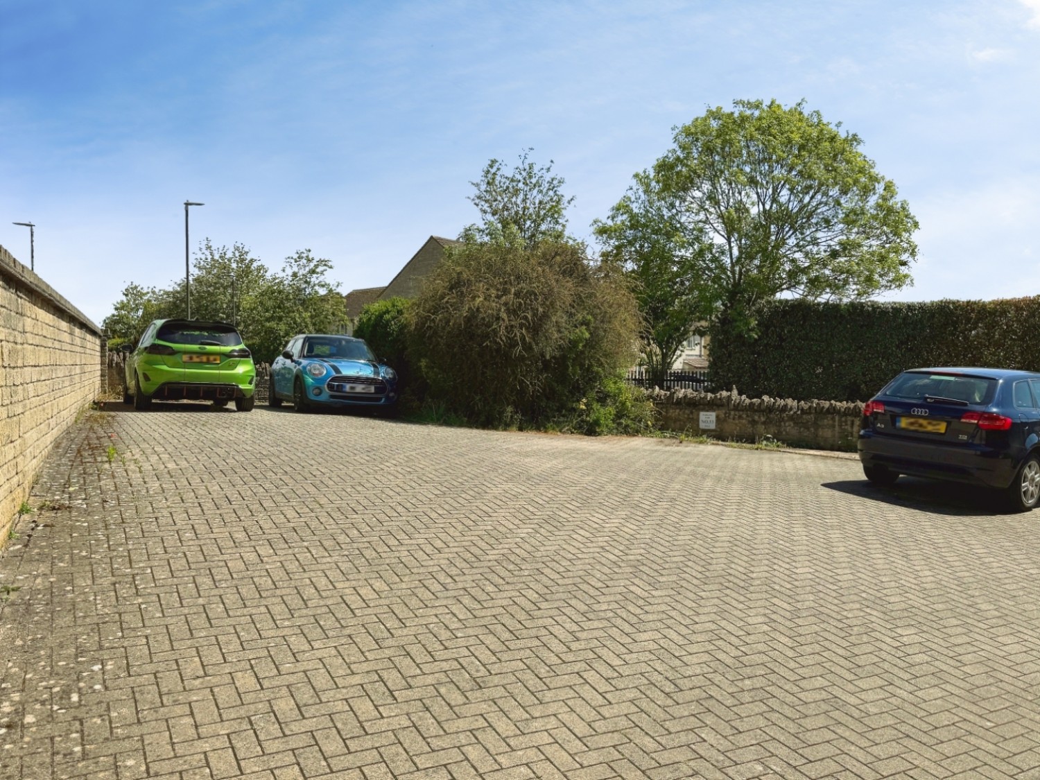 1 bedroom Flat for sale in Tanglewood Way, Chalford, Stroud