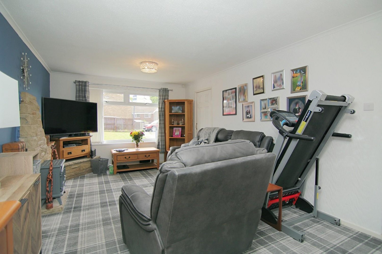 Rossefield Approach, Bramley