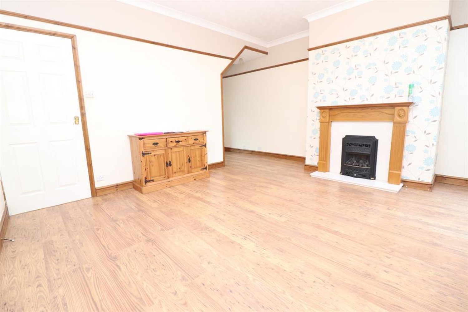 3 bedroom House to let in Lynwood Avenue Darwen BB3 0JA