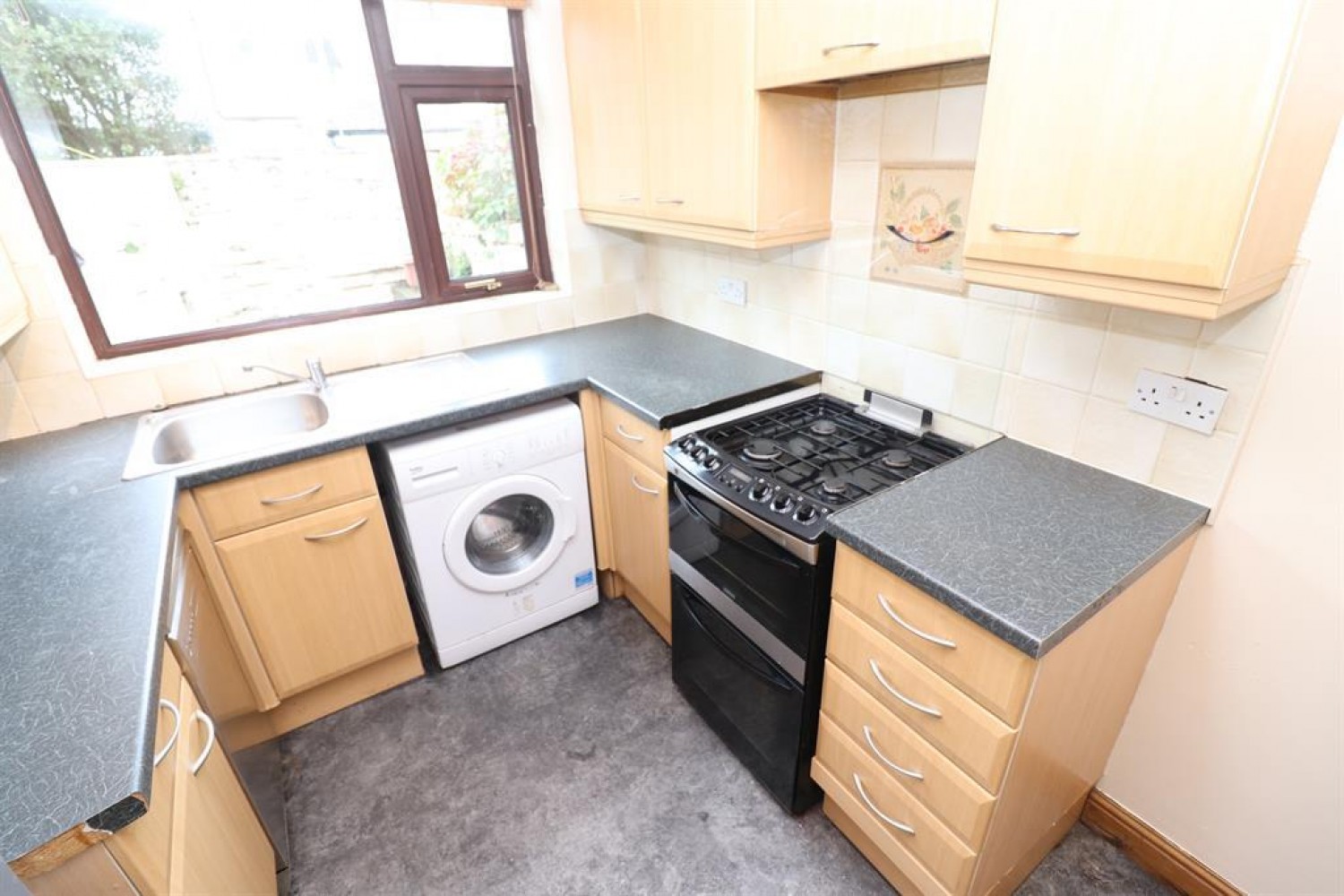 3 bedroom House to let in Lynwood Avenue Darwen BB3 0JA