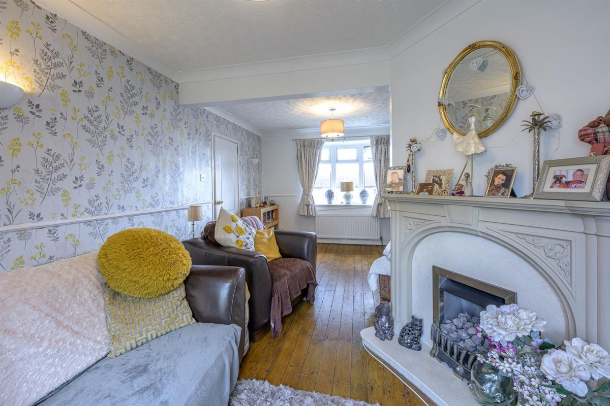 Blaze Hill Road, Kingswinford, DY6 0LA