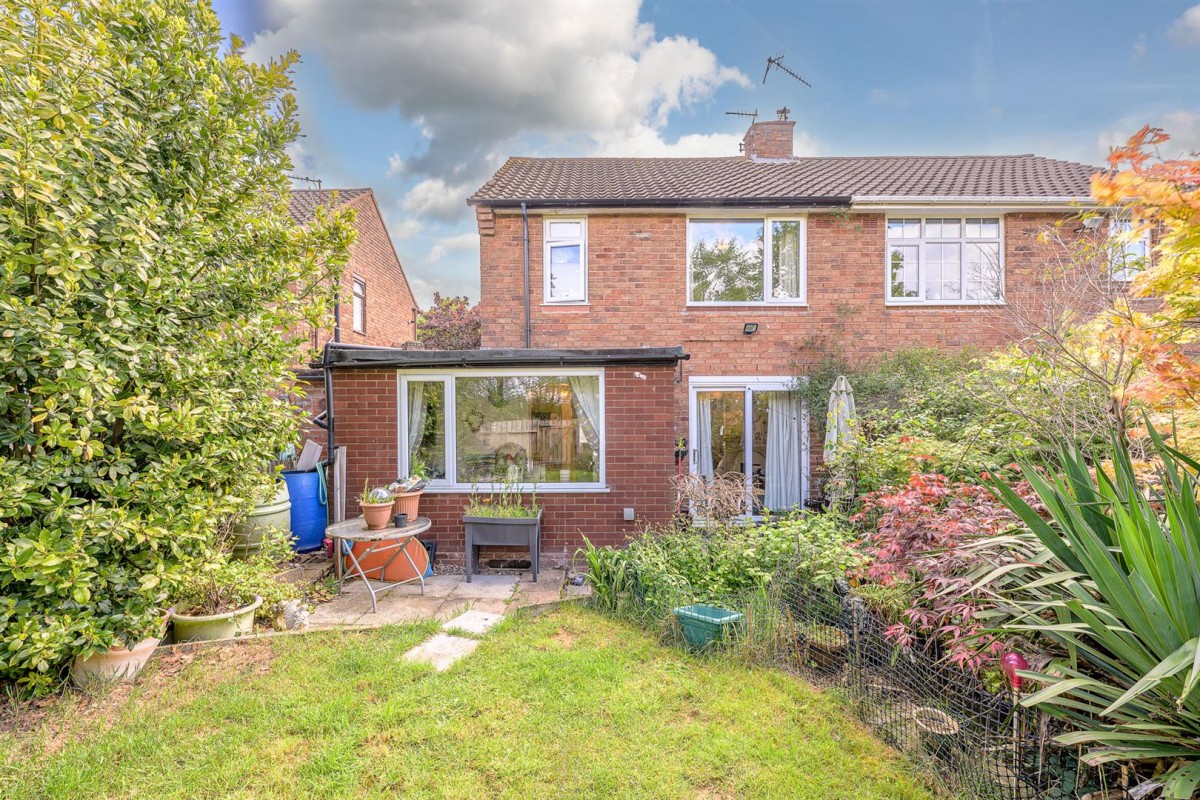 Blaze Hill Road, Kingswinford, DY6 0LA