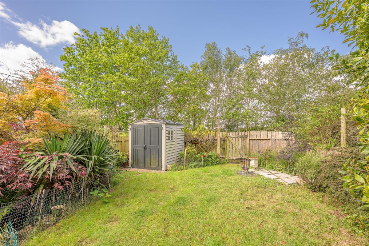 Blaze Hill Road, Kingswinford, DY6 0LA