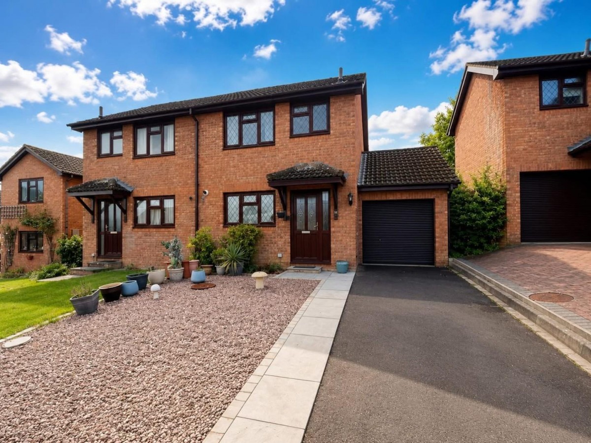 Shutehay Drive, Cam, Dursley