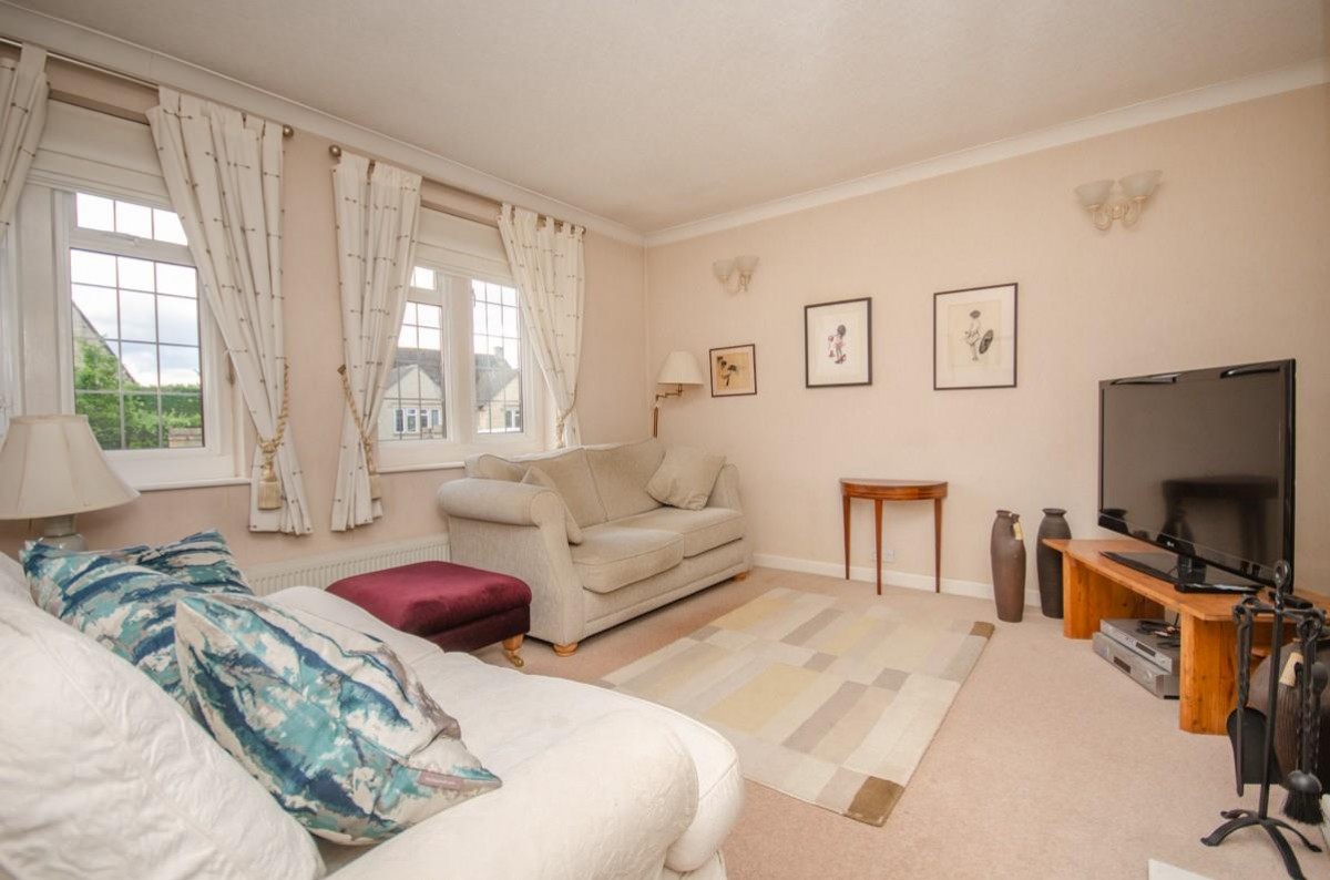 Park Crescent, Frenchay, Bristol, BS16 1NZ