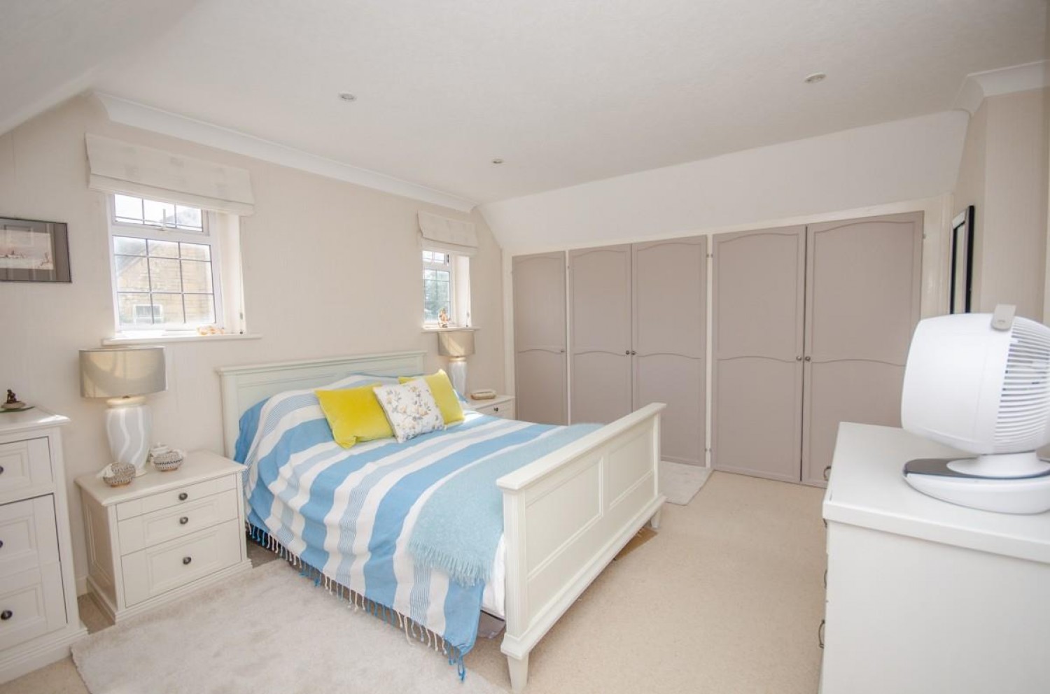 Park Crescent, Frenchay, Bristol, BS16 1NZ