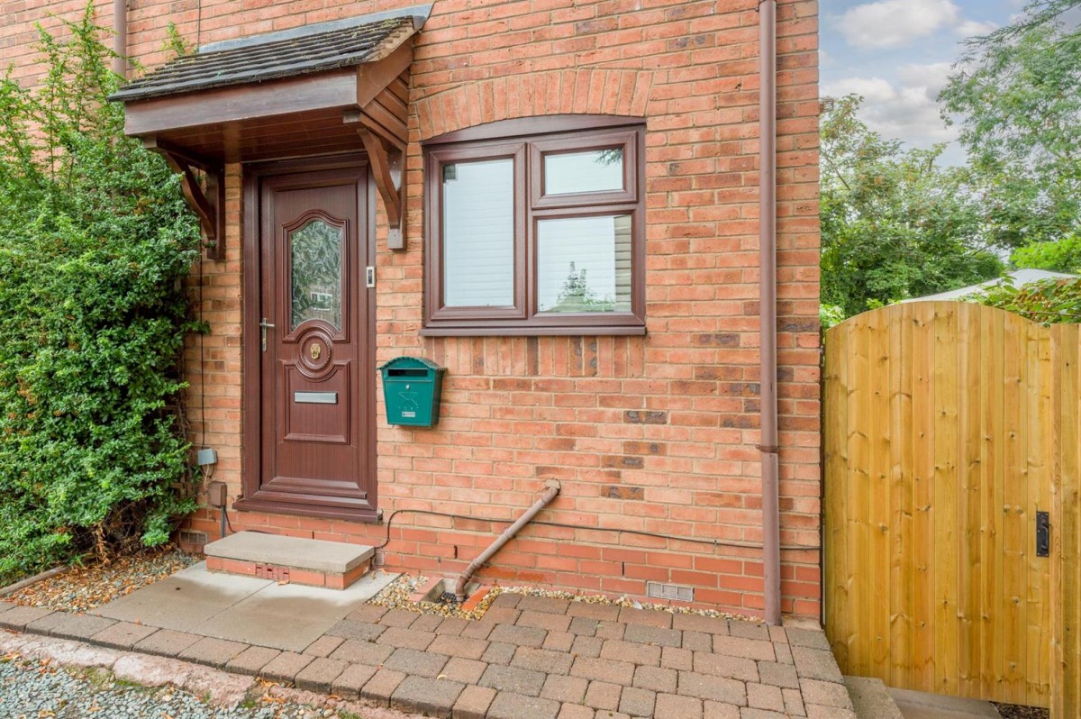 Mamble Road, Wollaston