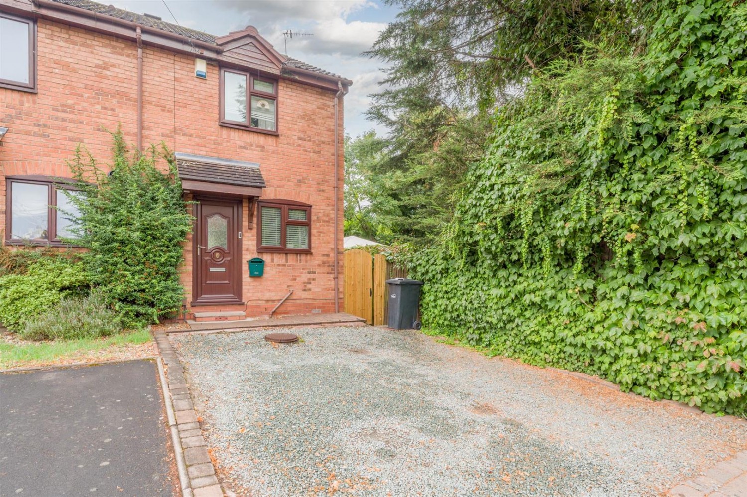 Mamble Road, Wollaston
