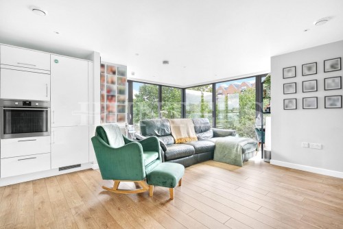 Lapwing Heights, London, N17