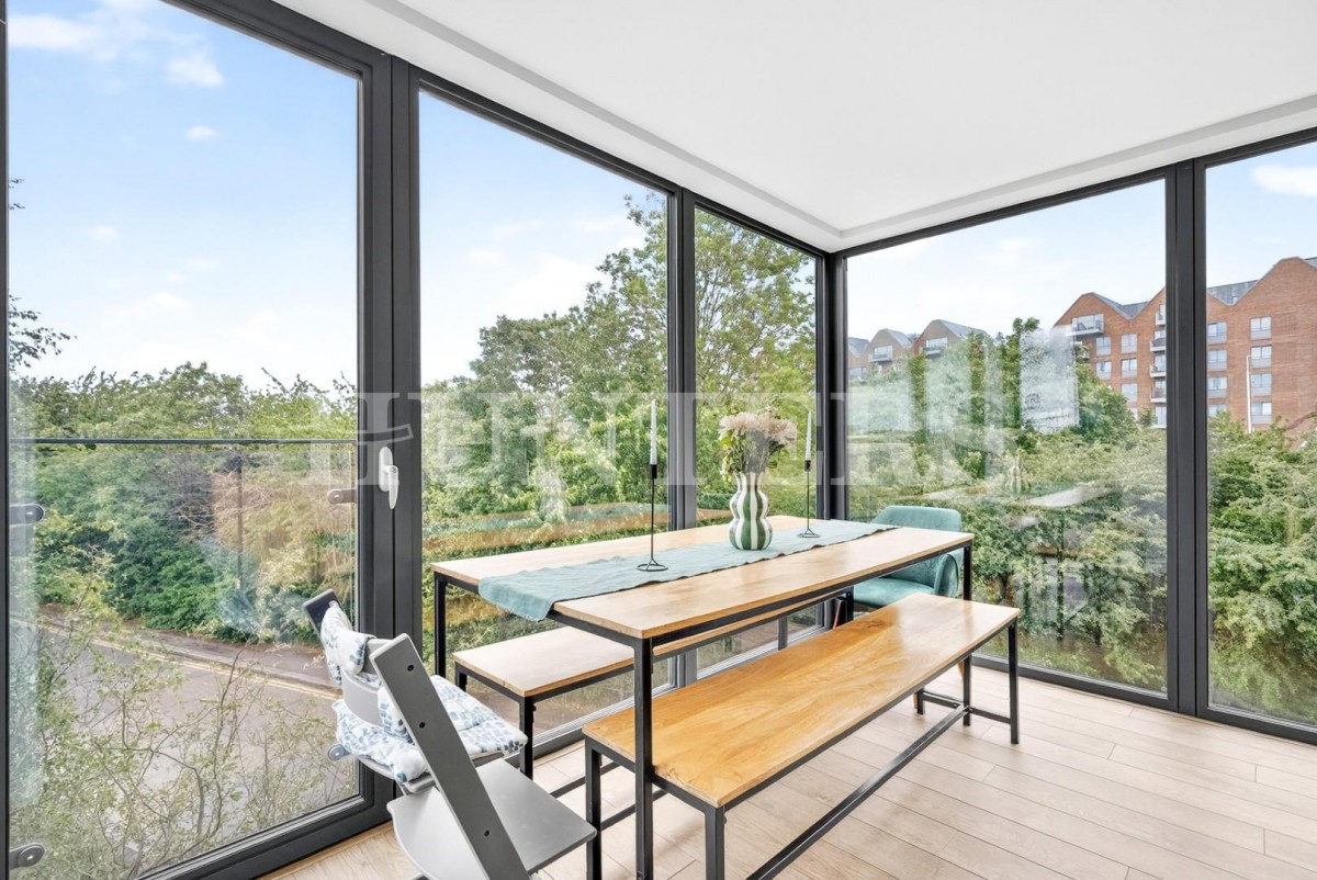 Lapwing Heights, London, N17