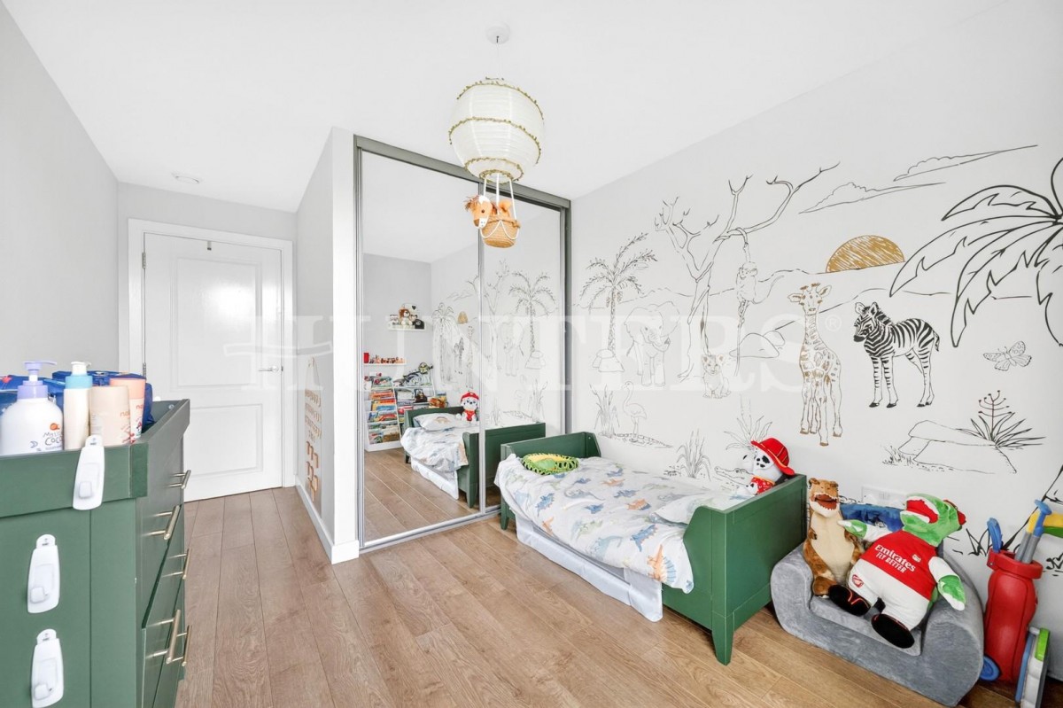 Lapwing Heights, London, N17