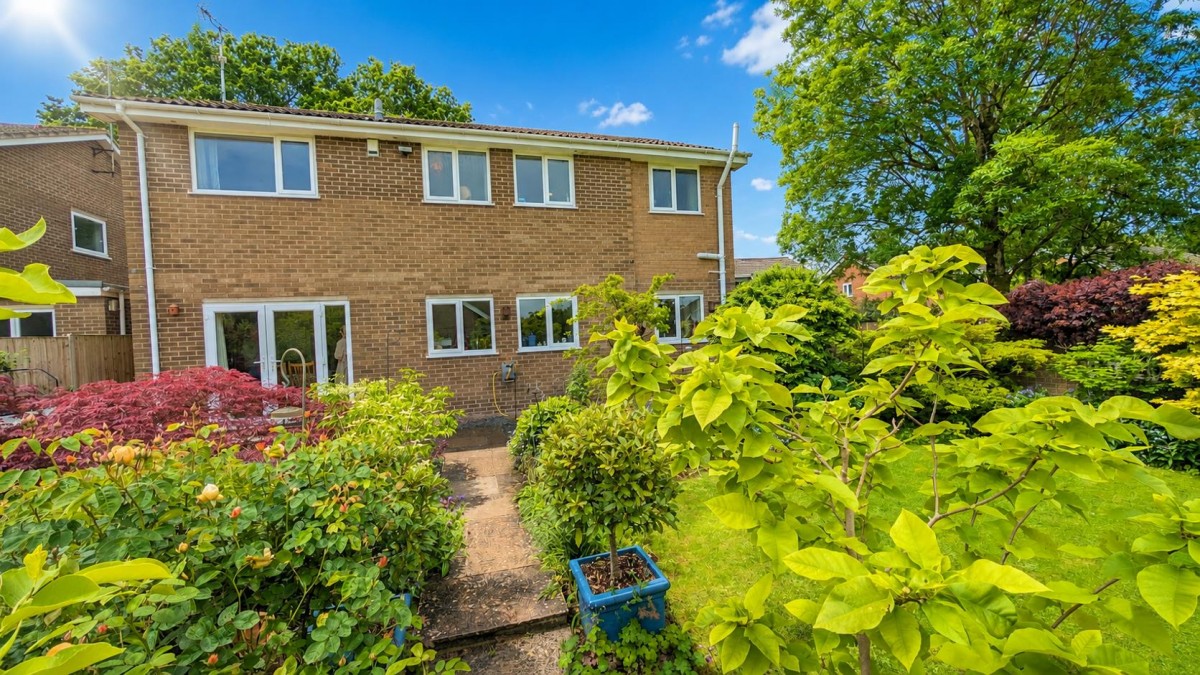 Cumbria Close, Thornbury, South Gloucestershire