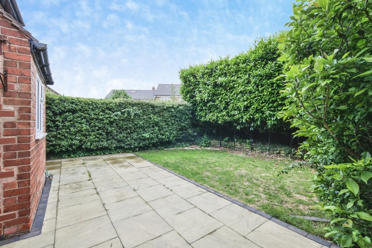 Ernsford Close, Dorridge, B93 8QT