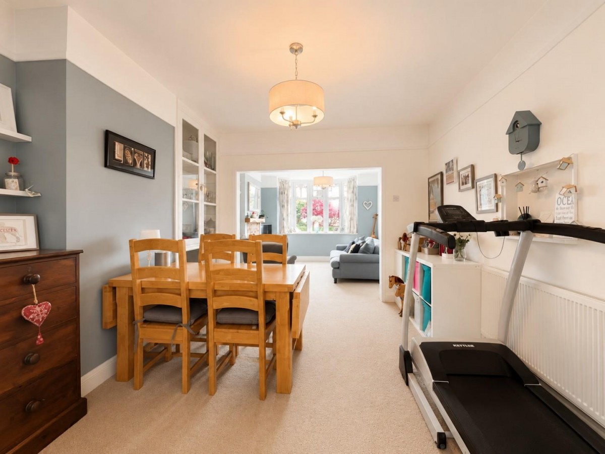 Box Road Avenue, Cam, Dursley