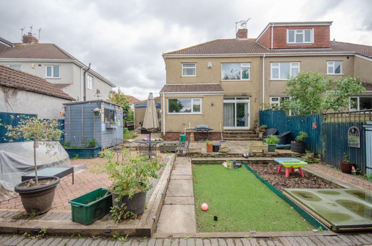 Fouracre Road, Downend, Bristol, BS16 6HG