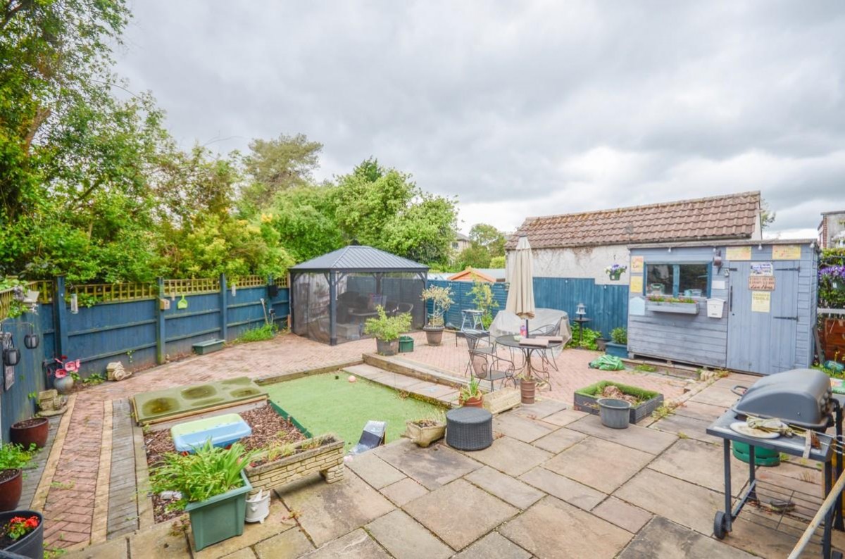 Fouracre Road, Downend, Bristol, BS16 6HG
