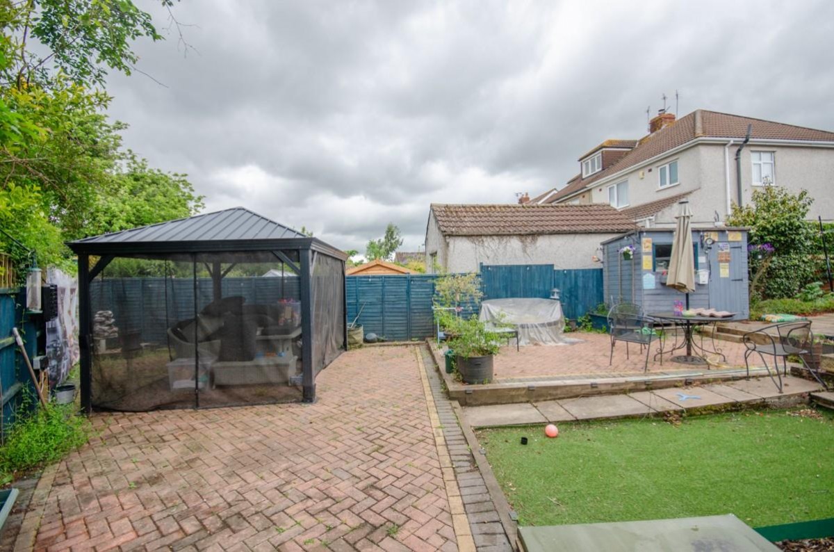 Fouracre Road, Downend, Bristol, BS16 6HG