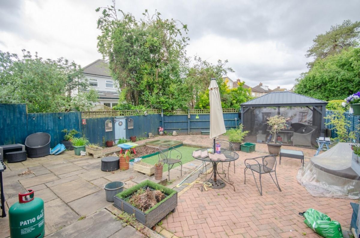 Fouracre Road, Downend, Bristol, BS16 6HG