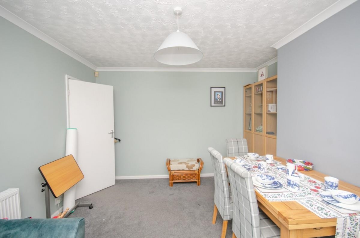 Fouracre Road, Downend, Bristol, BS16 6HG