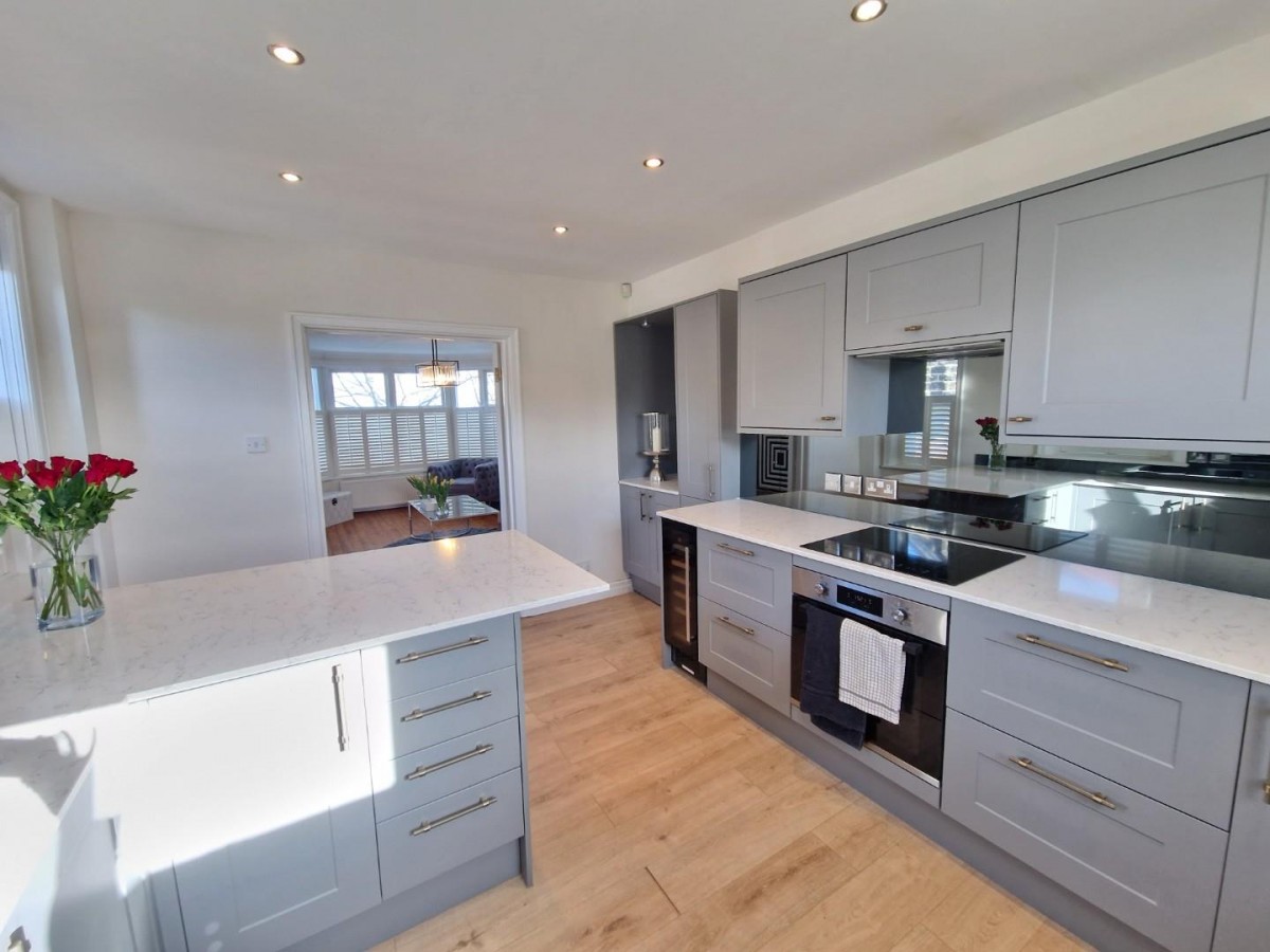 74 Leeds Road, Harrogate, HG2 8BG